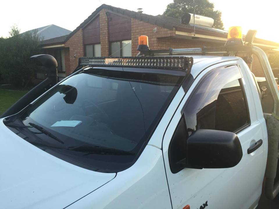 Isuzu D-Max Bullseye Curved Lightbar Bracket 50"