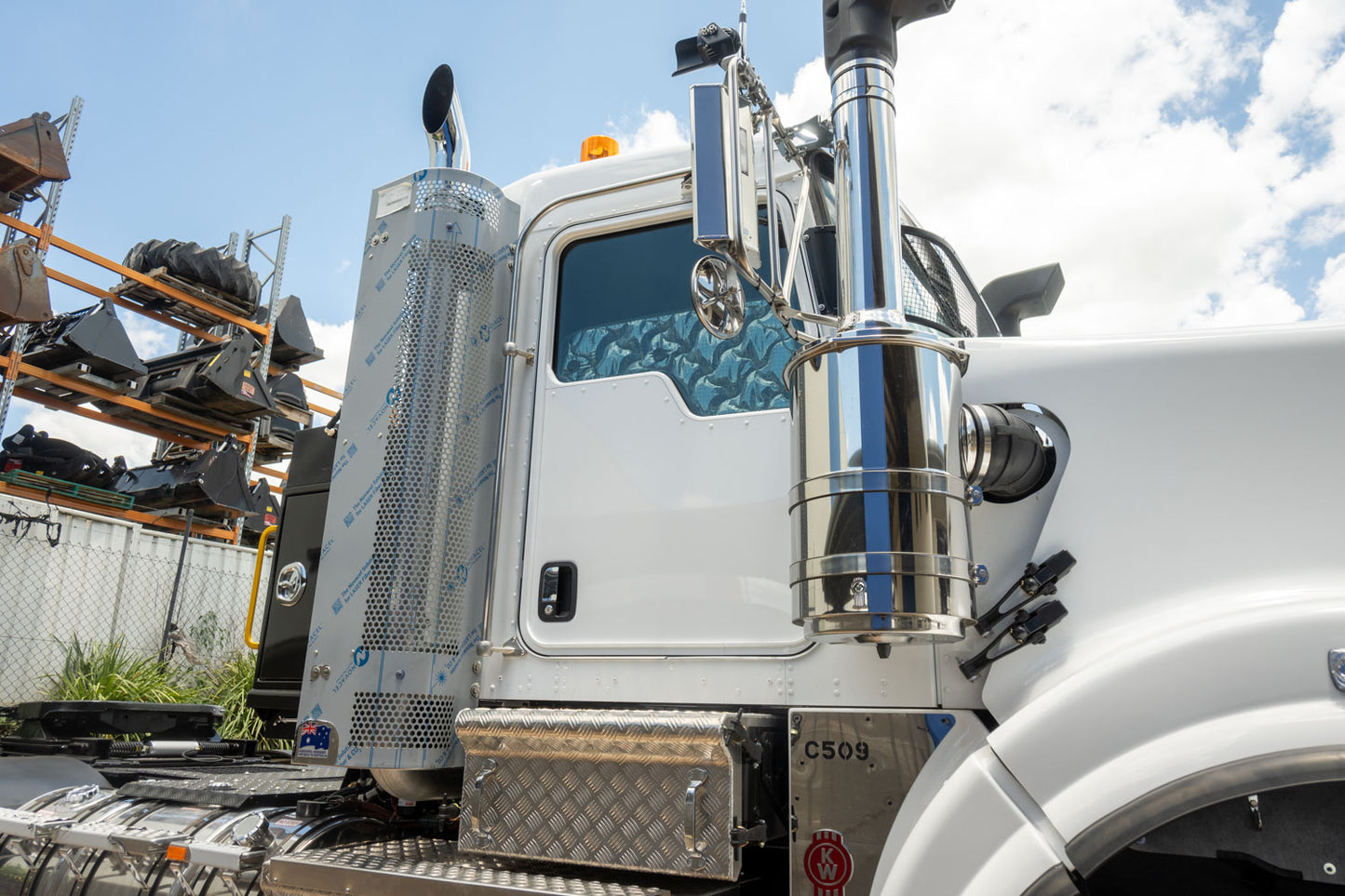 Solar Screens for Kenworth K220/K200