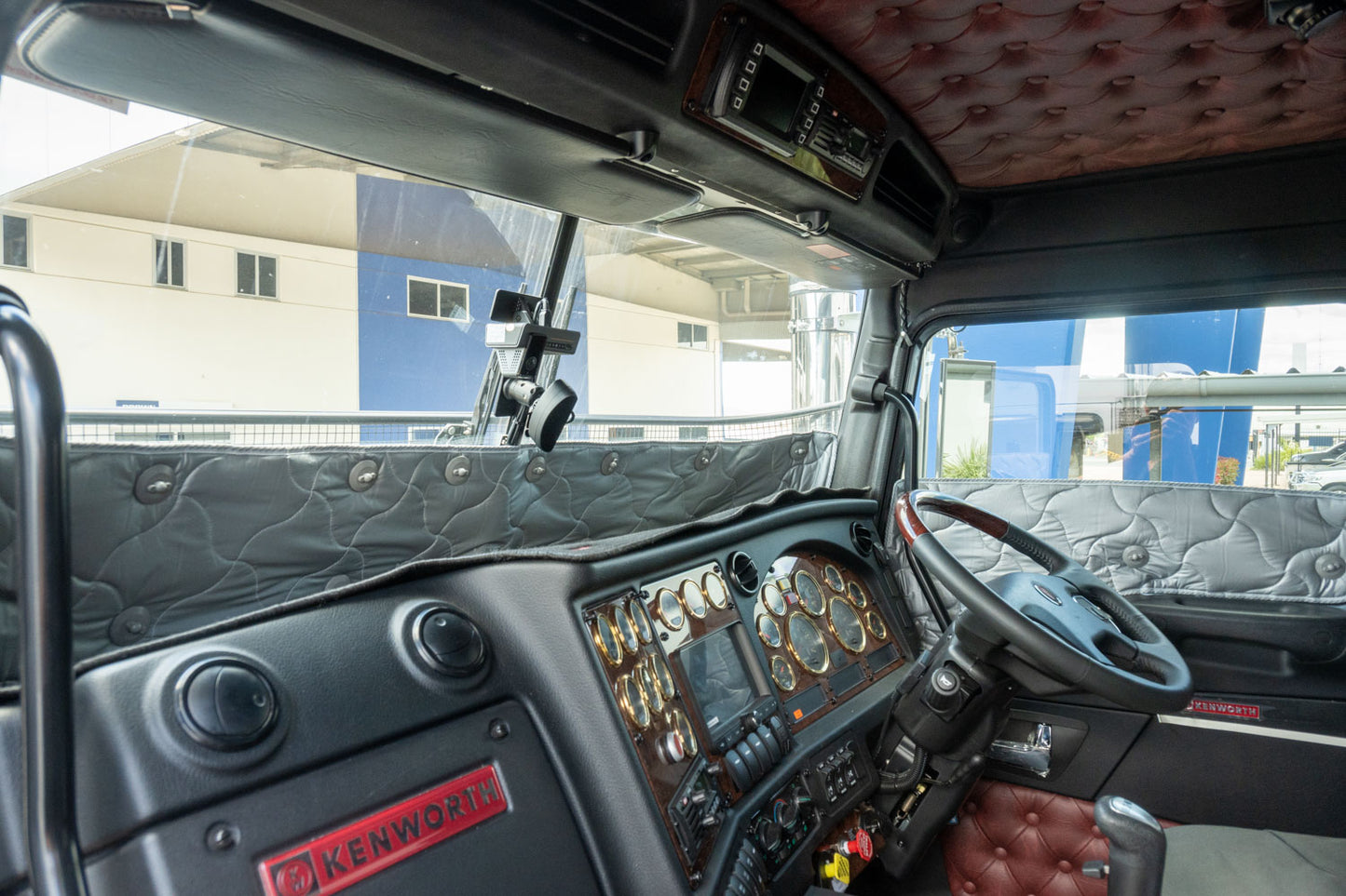 Solar Screens for Kenworth K220/K200