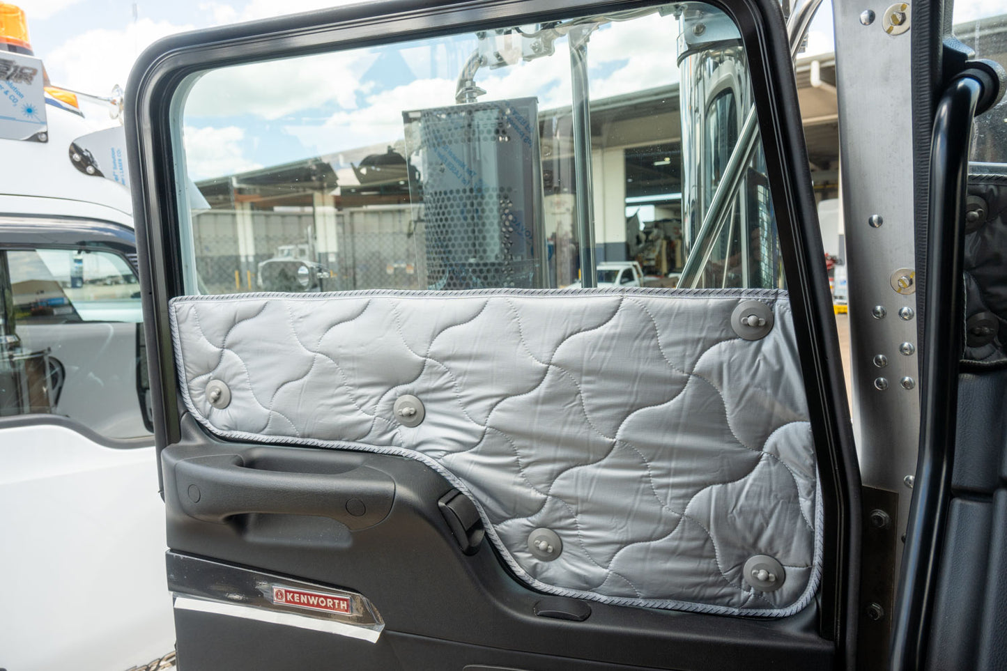 Solar Screens for Kenworth K220/K200