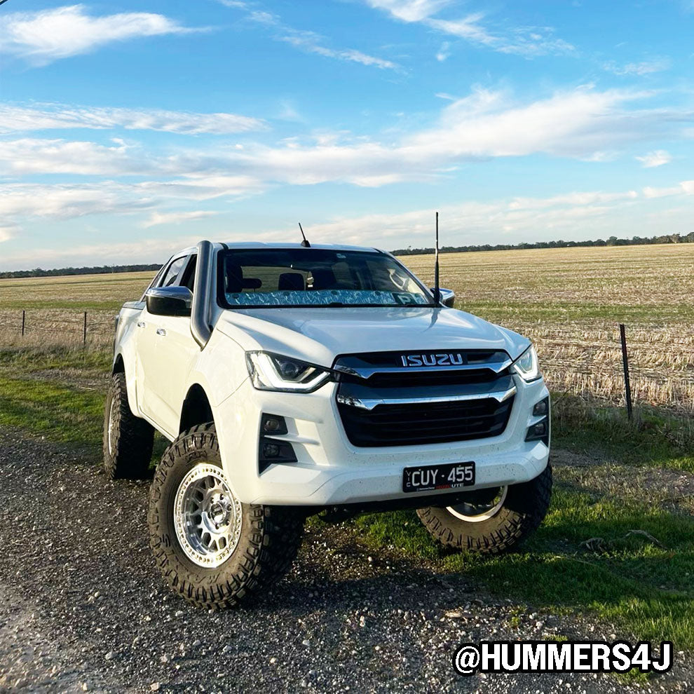 DMAX Solar Screen Dash Shade