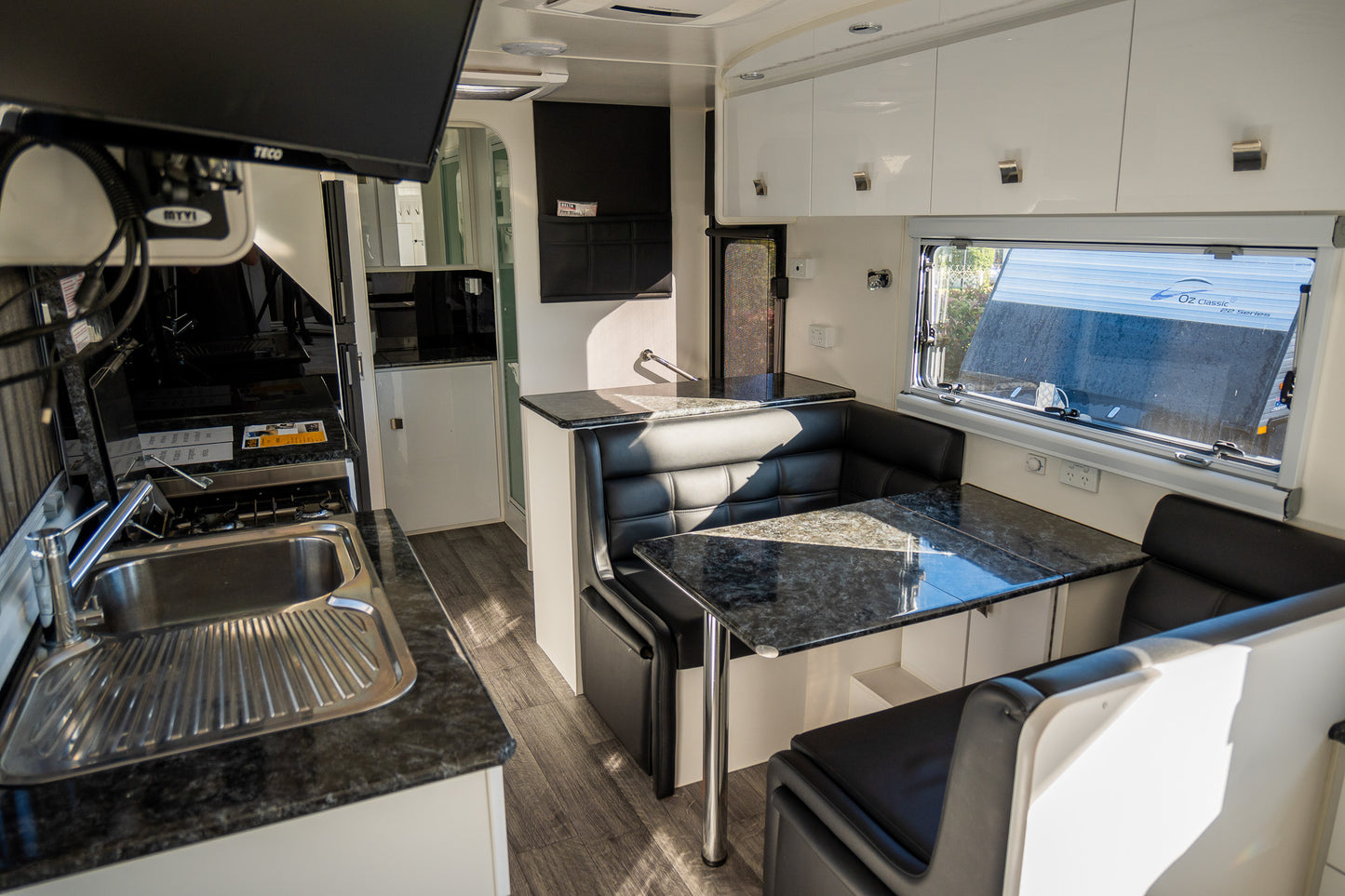 
                  
                    2022 Sunrise La Maison 23.5ft
                  
                