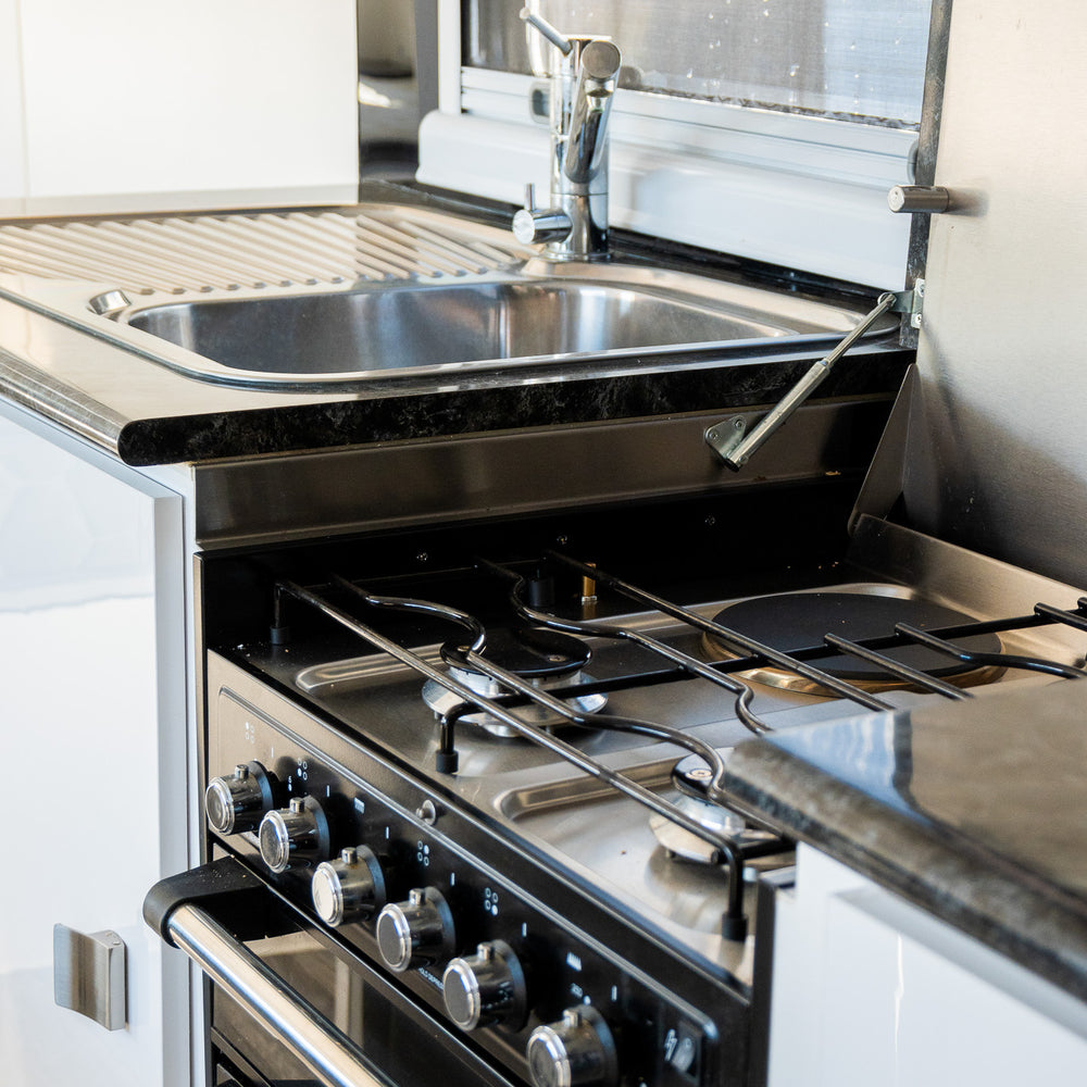 
                  
                    2022 Sunrise La Maison 23.5ft
                  
                