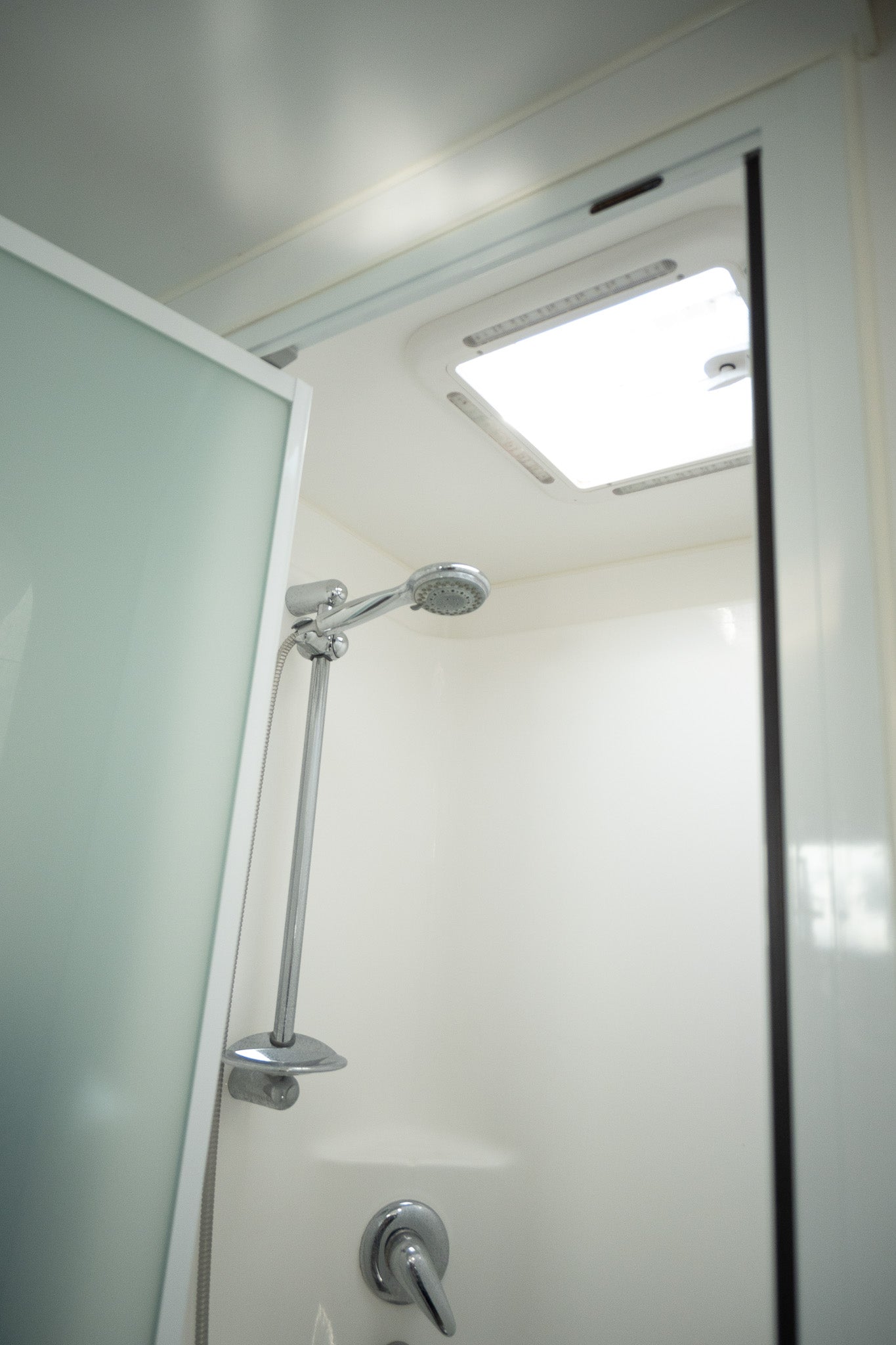 
                  
                    2022 Sunrise La Maison 23.5ft
                  
                