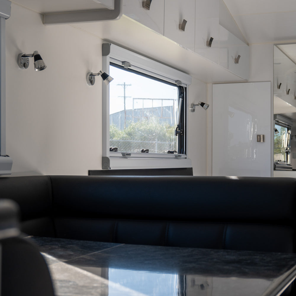 
                  
                    2022 Sunrise La Maison 23.5ft
                  
                