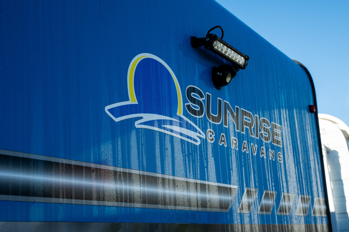 
                  
                    2022 Sunrise La Maison 23.5ft
                  
                