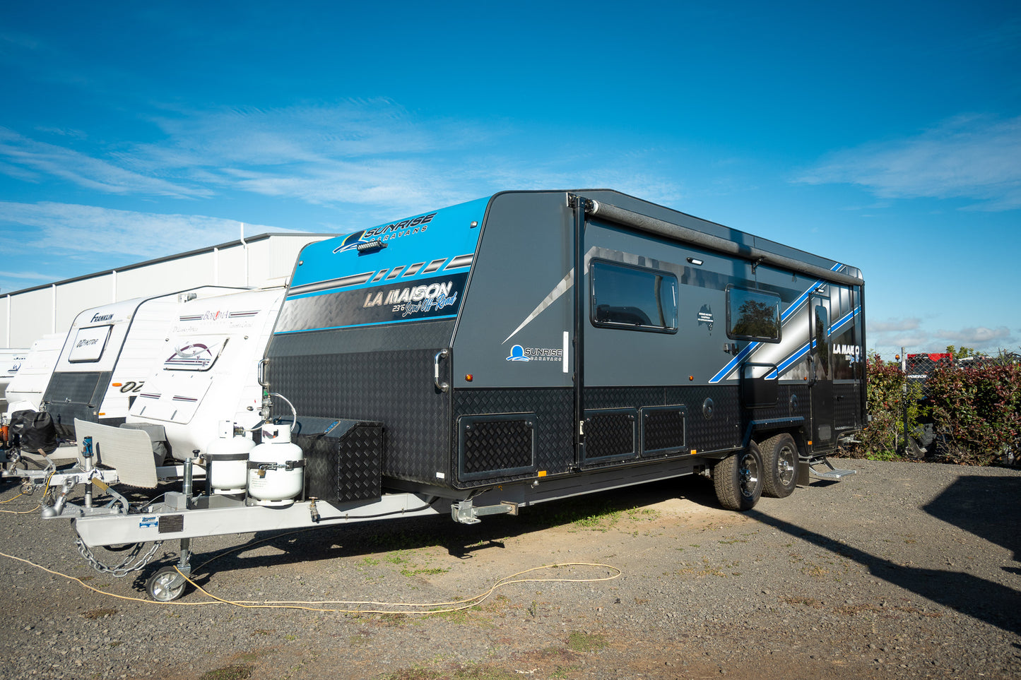 
                  
                    2022 Sunrise La Maison 23.5ft
                  
                