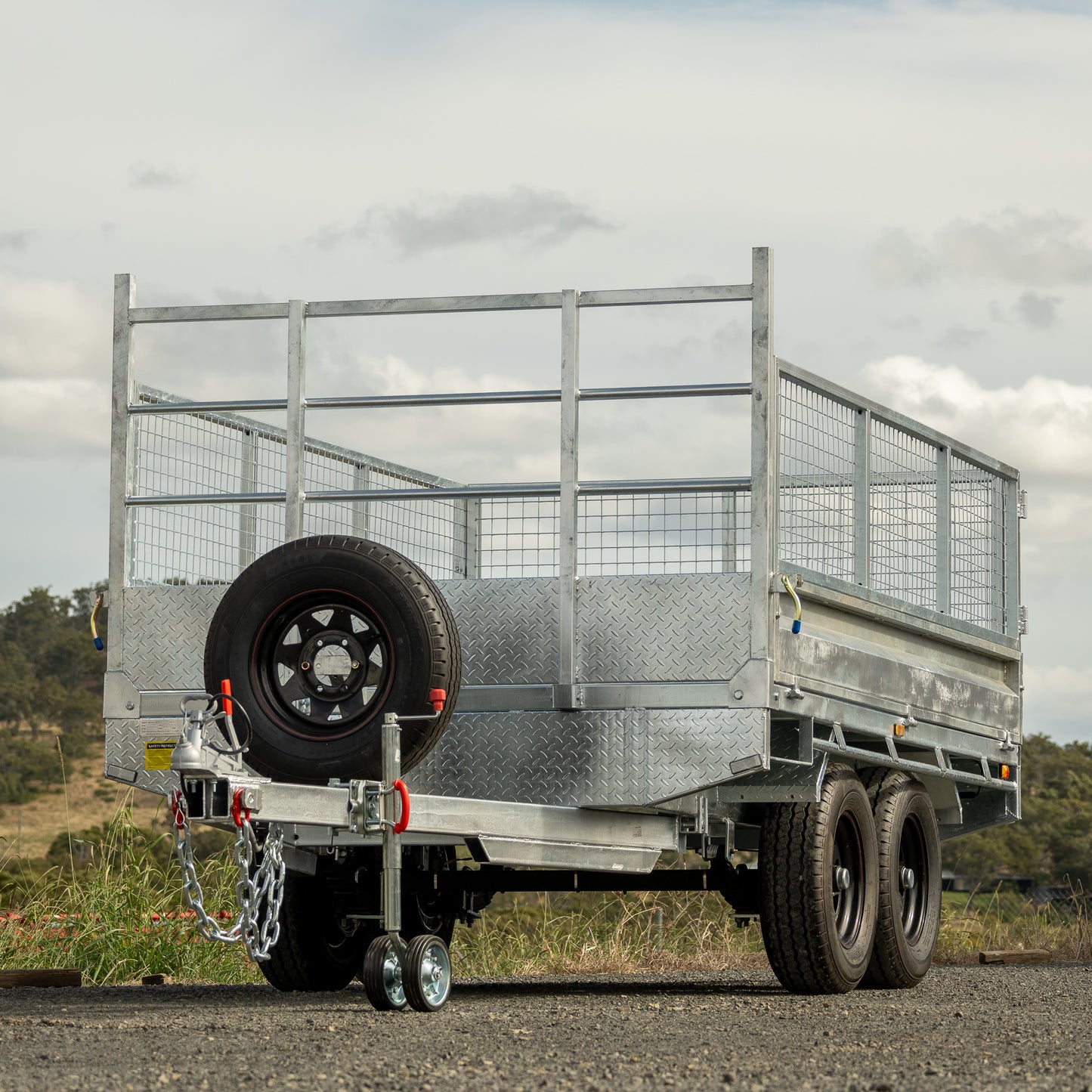 
                  
                    MAKS Dual Axle Flat-Top Strong Galvanized Trailer
                  
                