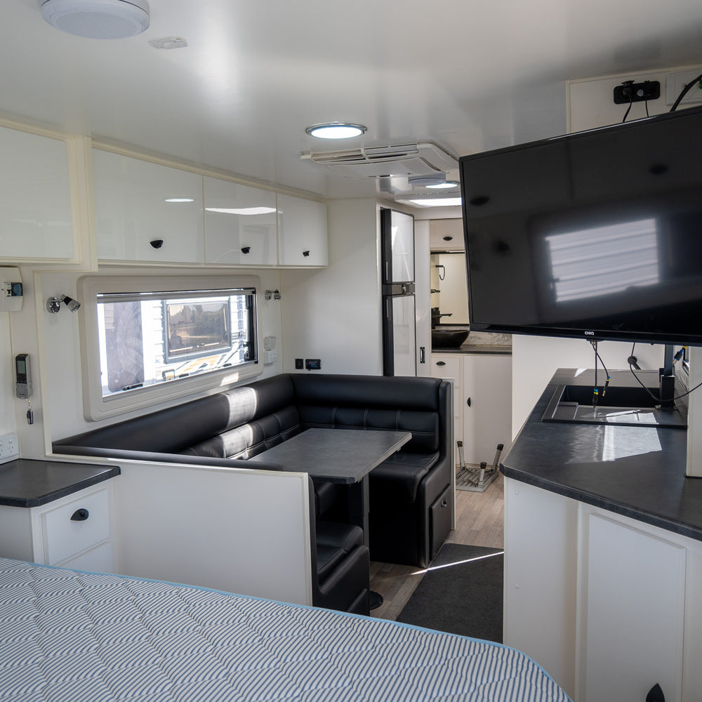 
                  
                    2020 RETREAT FRASER 216R
                  
                