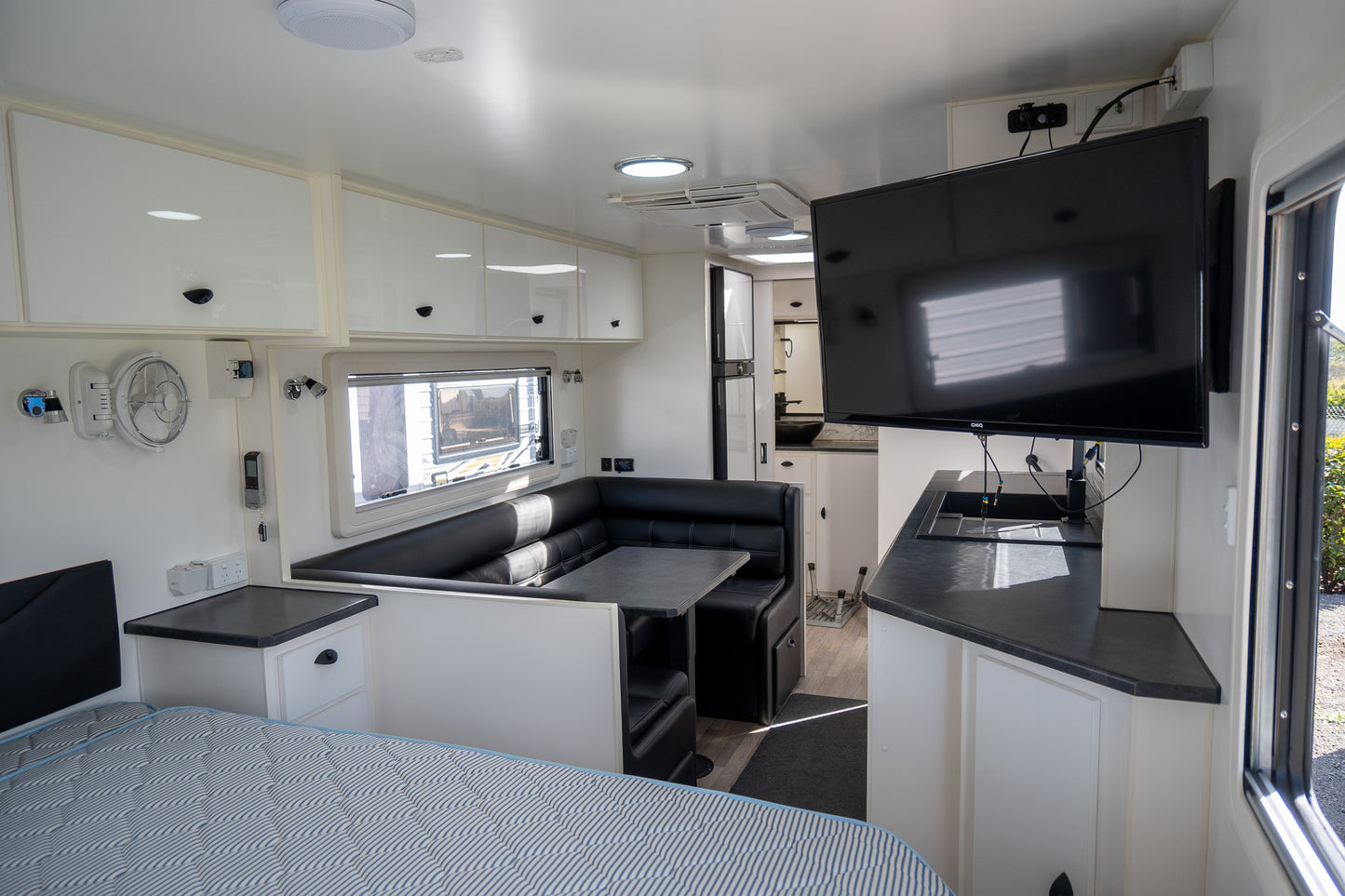 
                  
                    2020 RETREAT FRASER 216R
                  
                