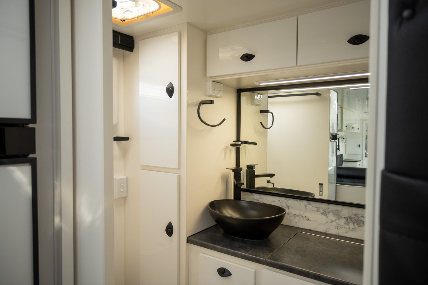 
                  
                    2020 RETREAT FRASER 216R
                  
                