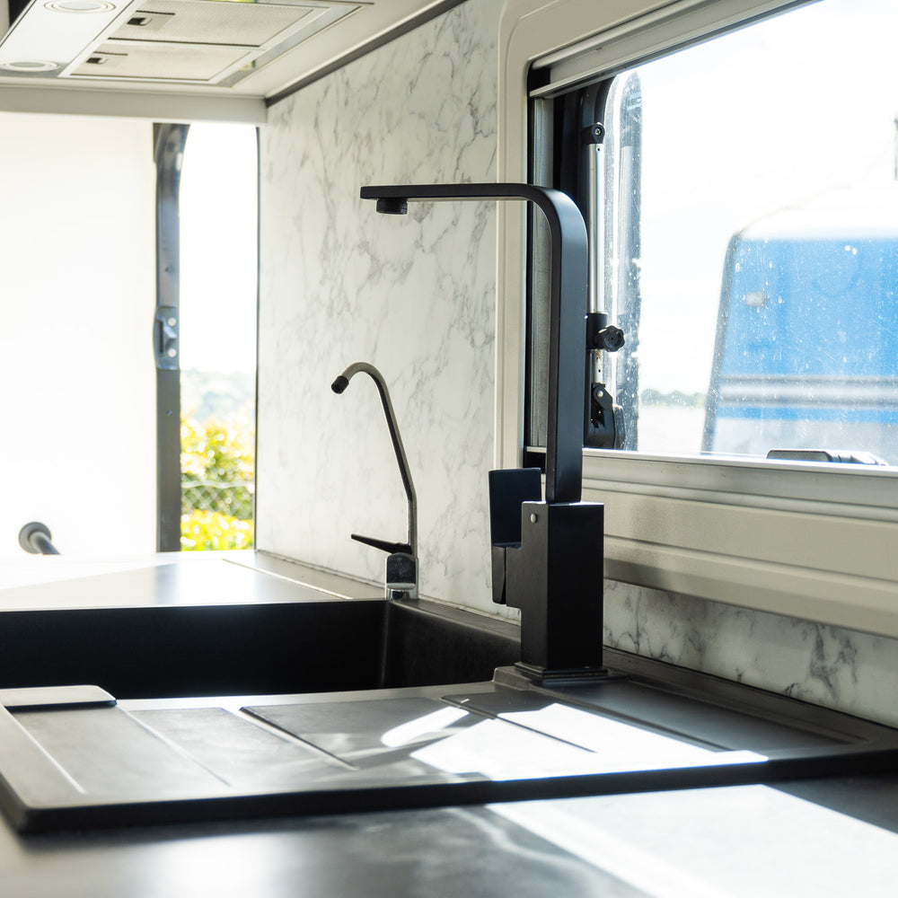 
                  
                    2020 RETREAT FRASER 216R
                  
                