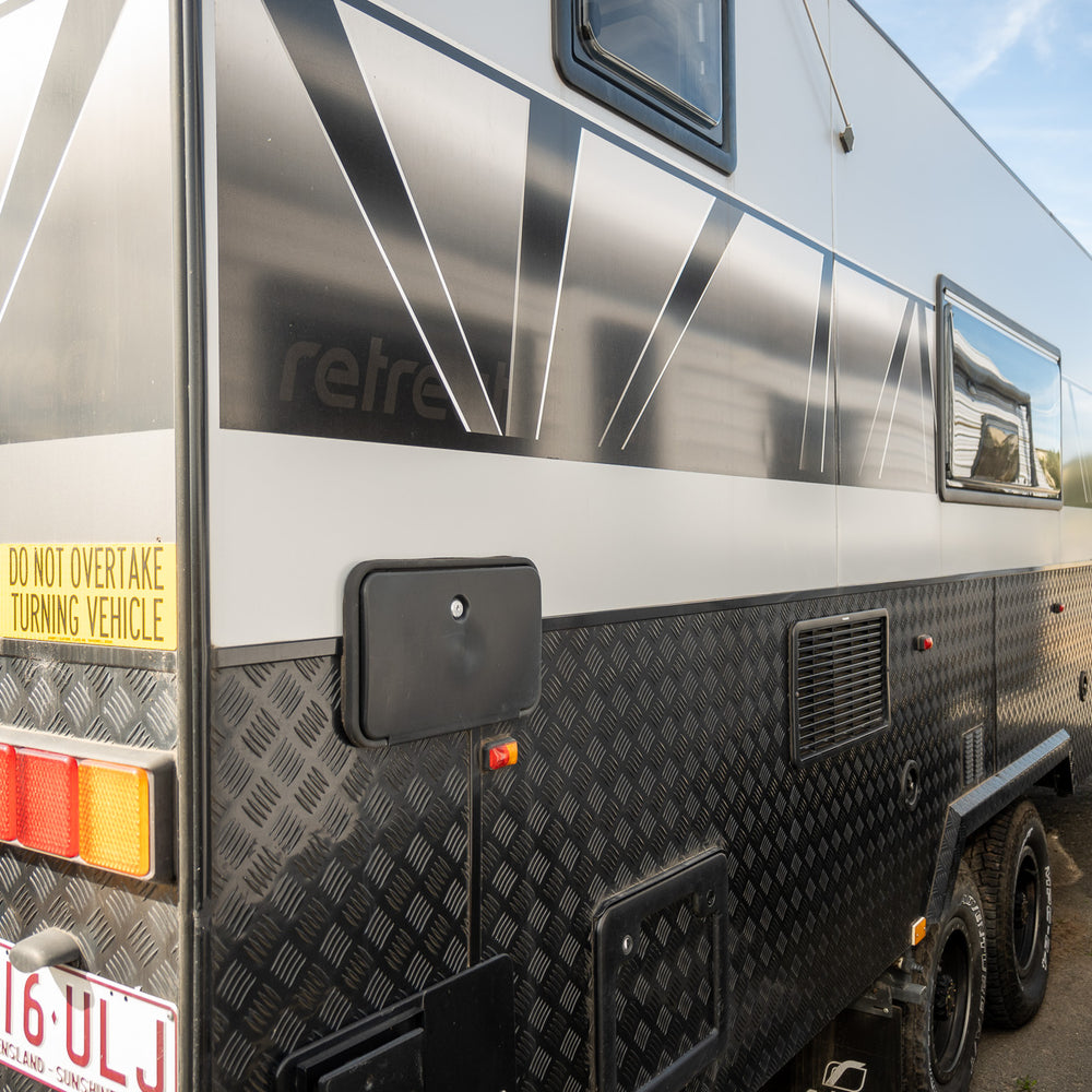 
                  
                    2020 RETREAT FRASER 216R
                  
                