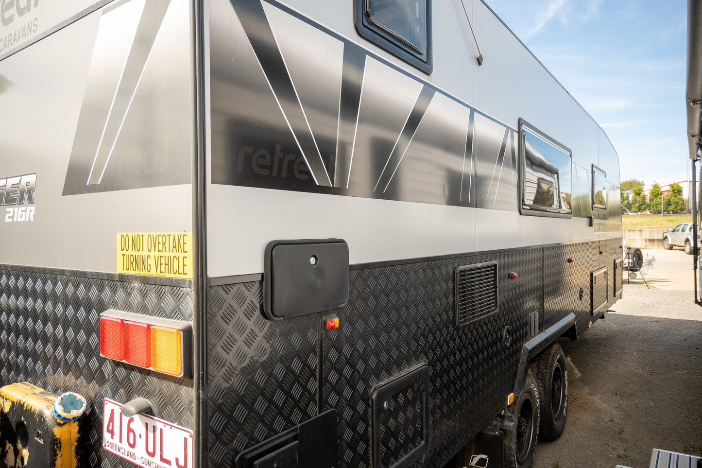 
                  
                    2020 RETREAT FRASER 216R
                  
                