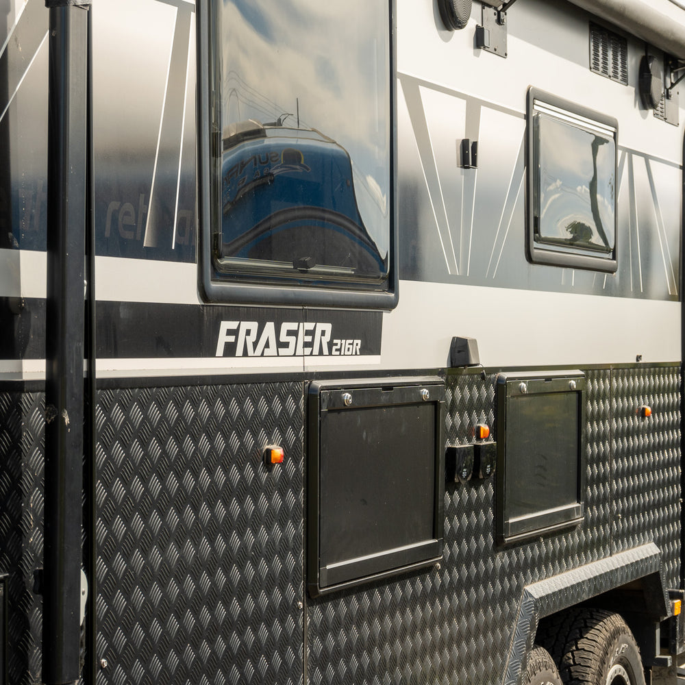 
                  
                    2020 RETREAT FRASER 216R
                  
                