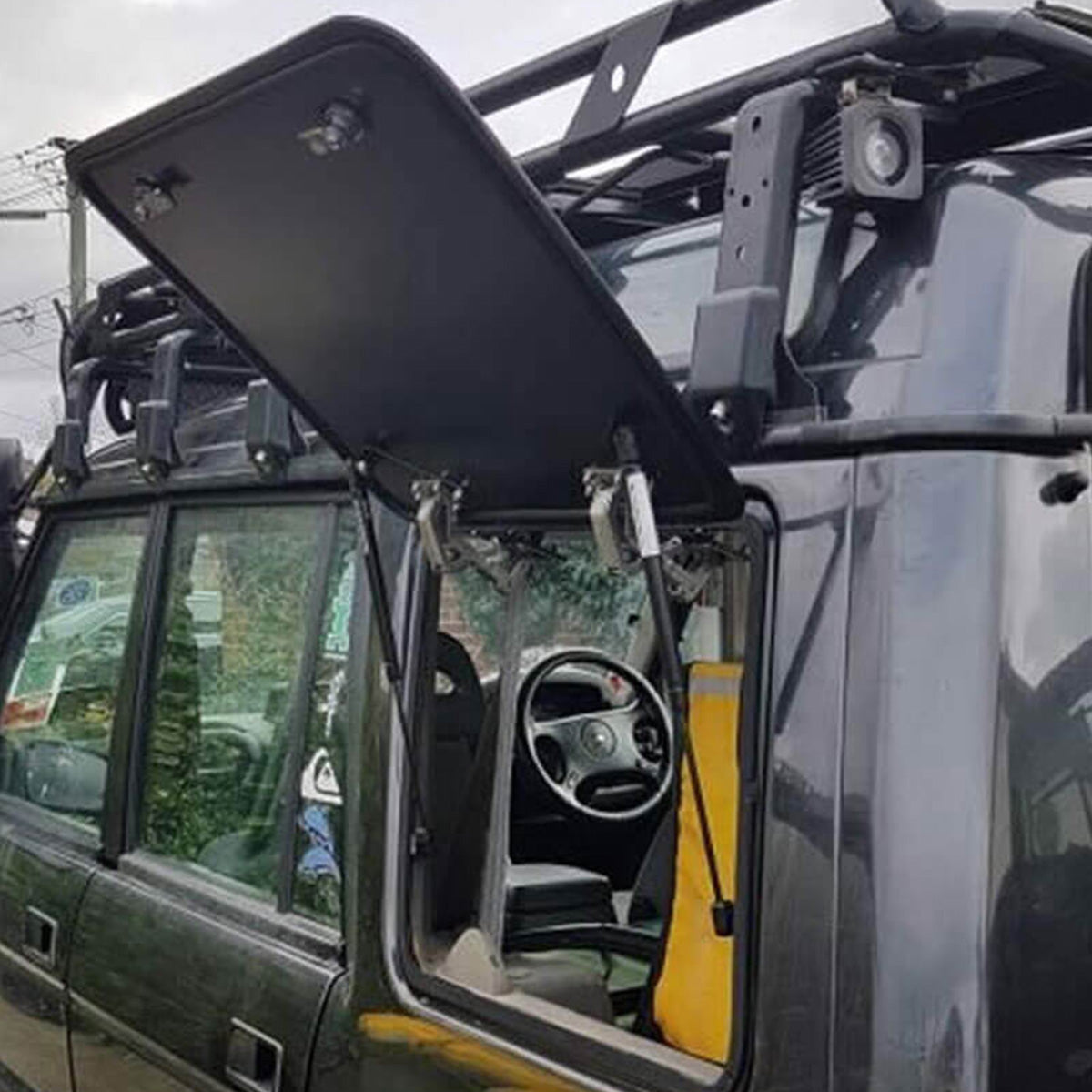 
                  
                    Emuwing Gullwing Window to Suit Land Rover Discovery 1 (4 Door) 1989–1998
                  
                