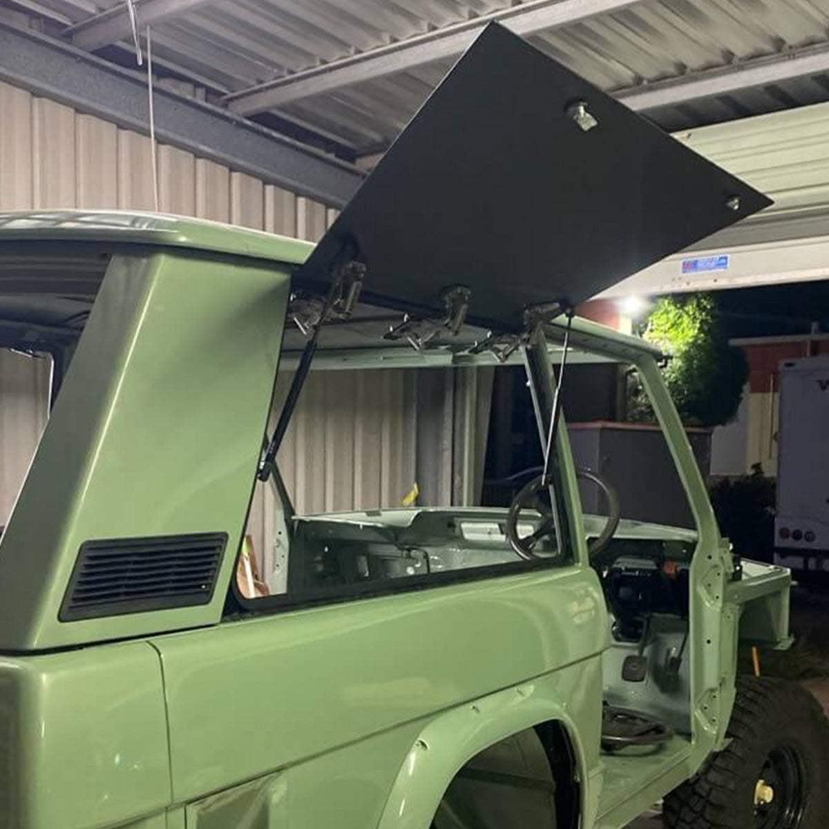 
                  
                    Emuwing Gullwing Window to Suit Range Rover Classic 2 Door
                  
                
