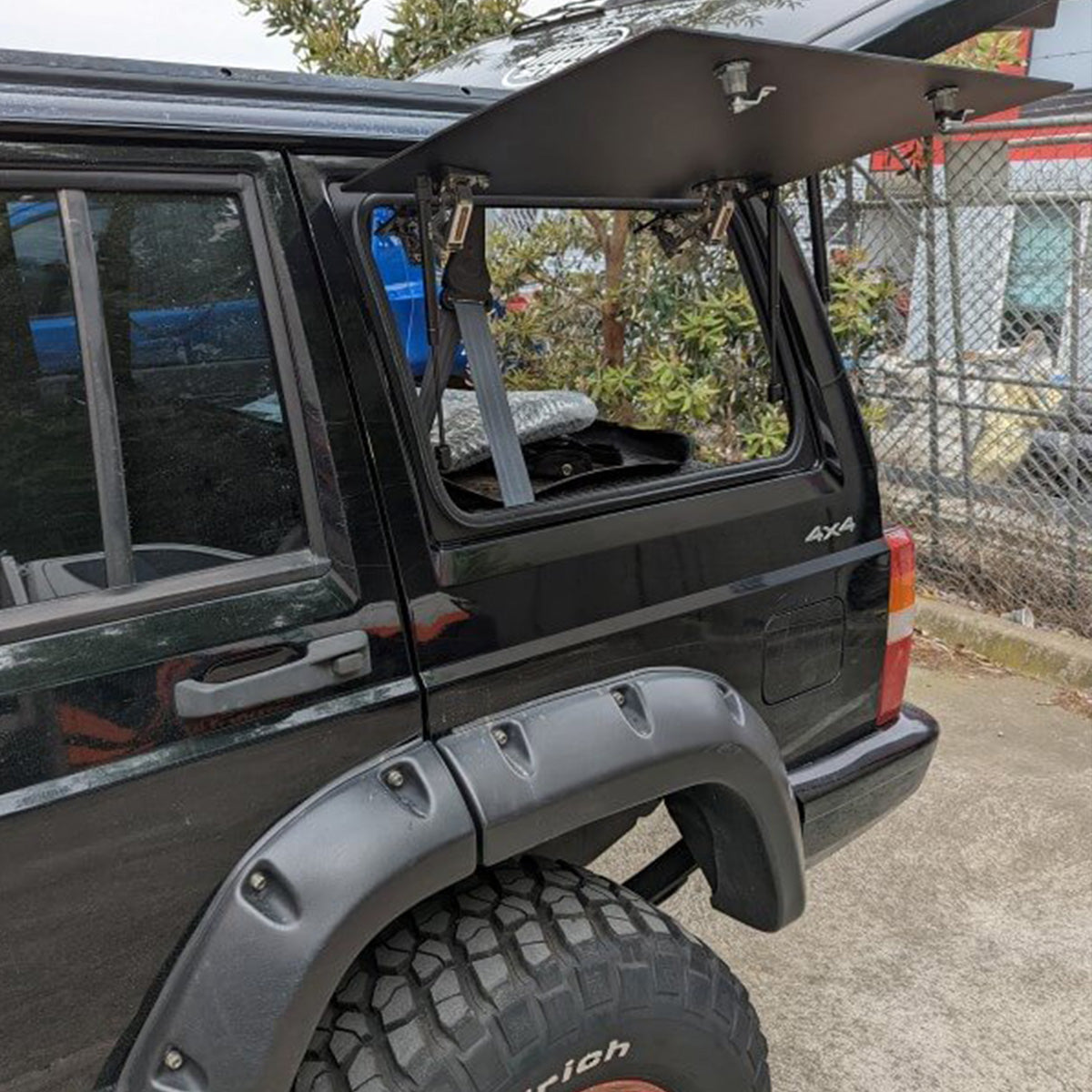 
                  
                    Emuwing Gullwing Window to Suit Jeep Cherokee XJ 4-Door (1984–2001)
                  
                