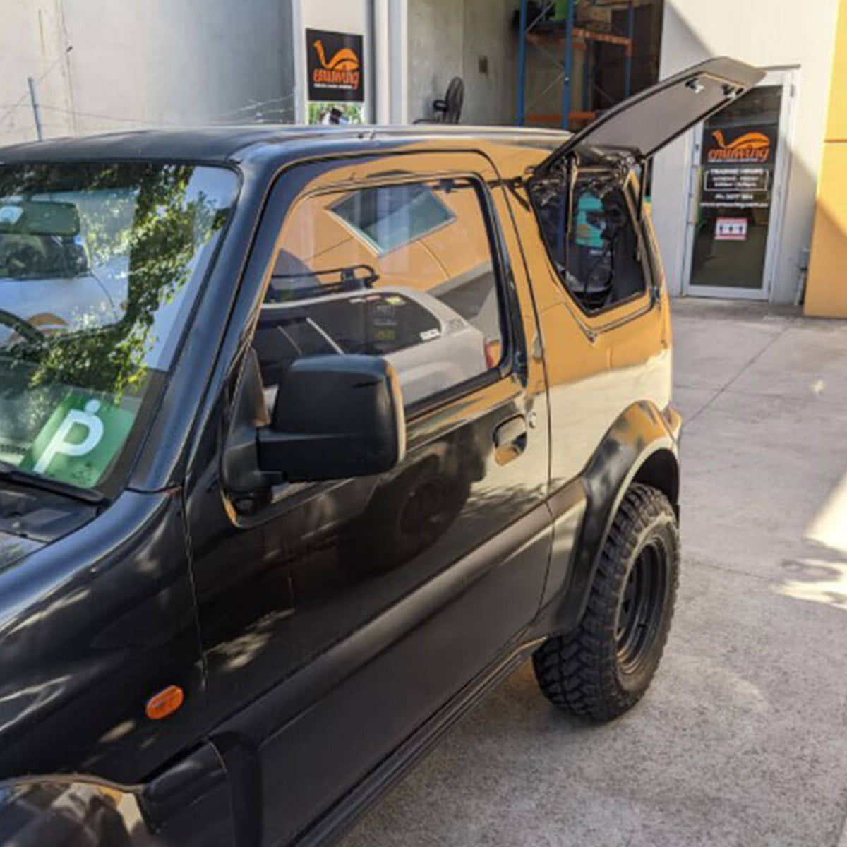
                  
                    Emuwing Gullwing Window to Suit Suzuki Jimny JB23/JB33/JB43/JB53 (1998–2018)
                  
                