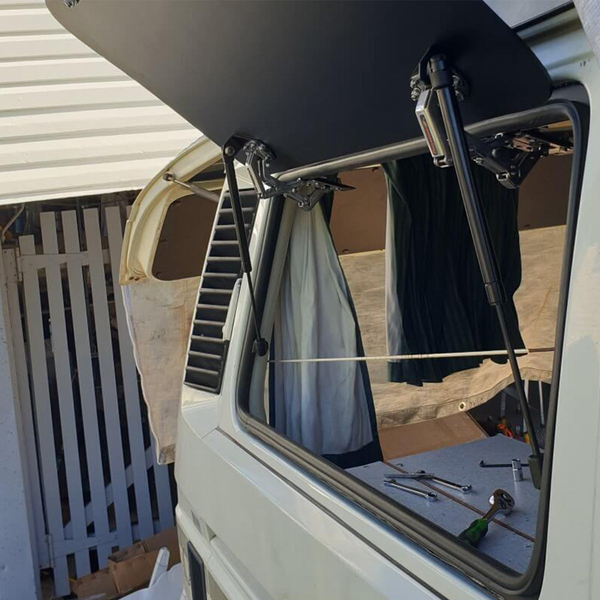 
                  
                    Emuwing Gullwing Window to Suit VW T3 / T25 / Vanagon / Transporter / Syncro / Caravelle / Microbus (1979–1991)
                  
                