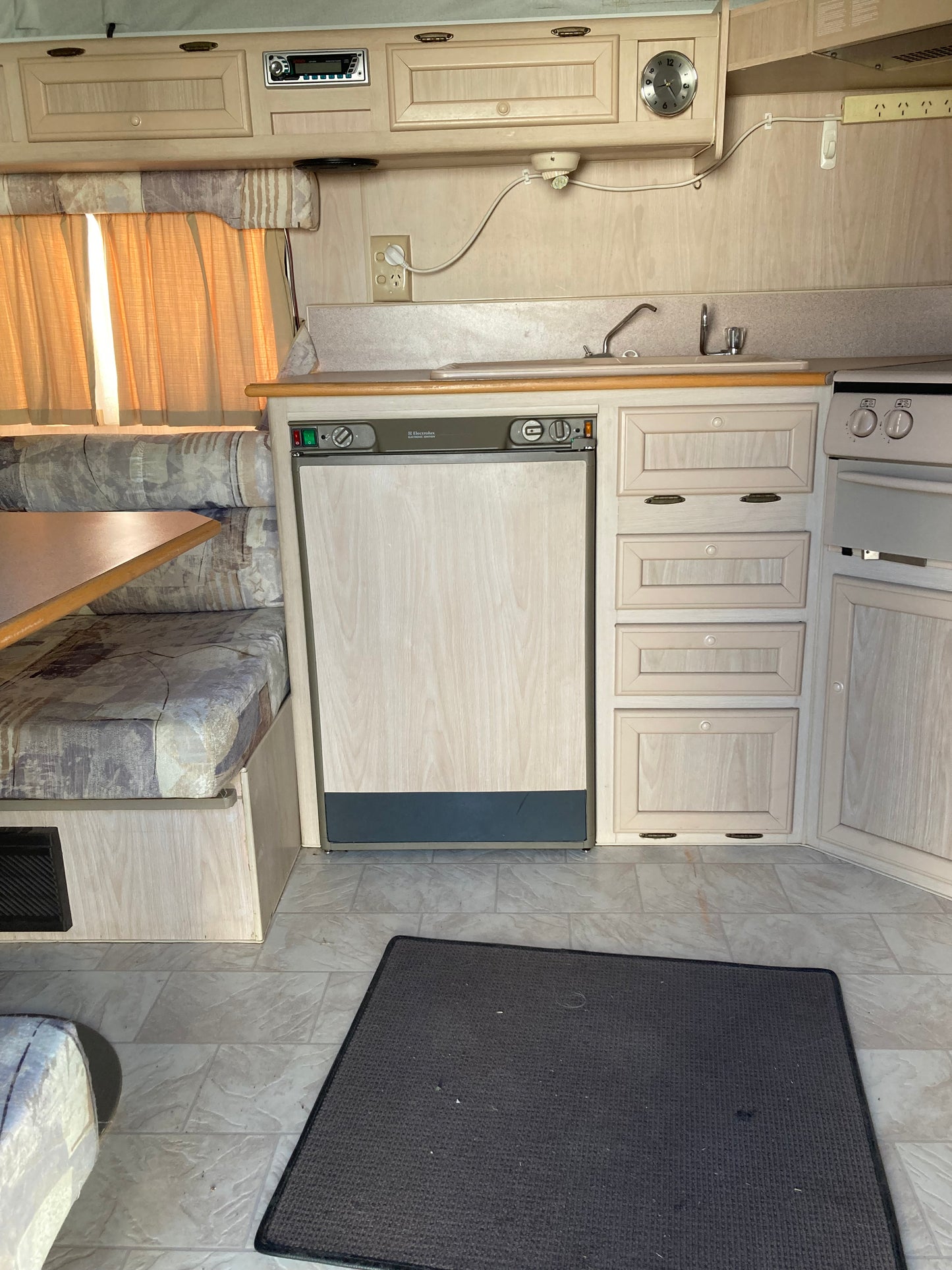 
                  
                    2001 Jayco Westport 18ft
                  
                