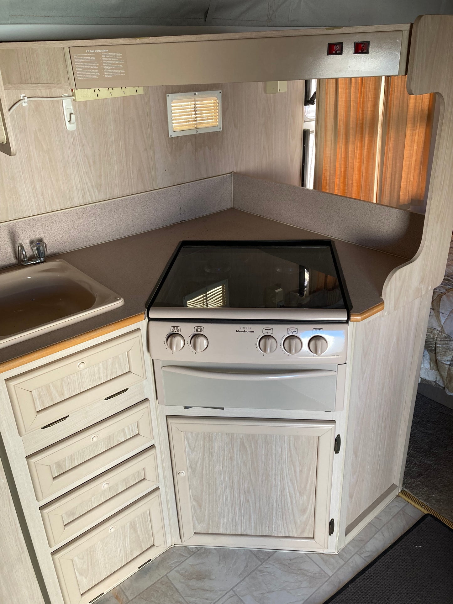 
                  
                    2001 Jayco Westport 18ft
                  
                