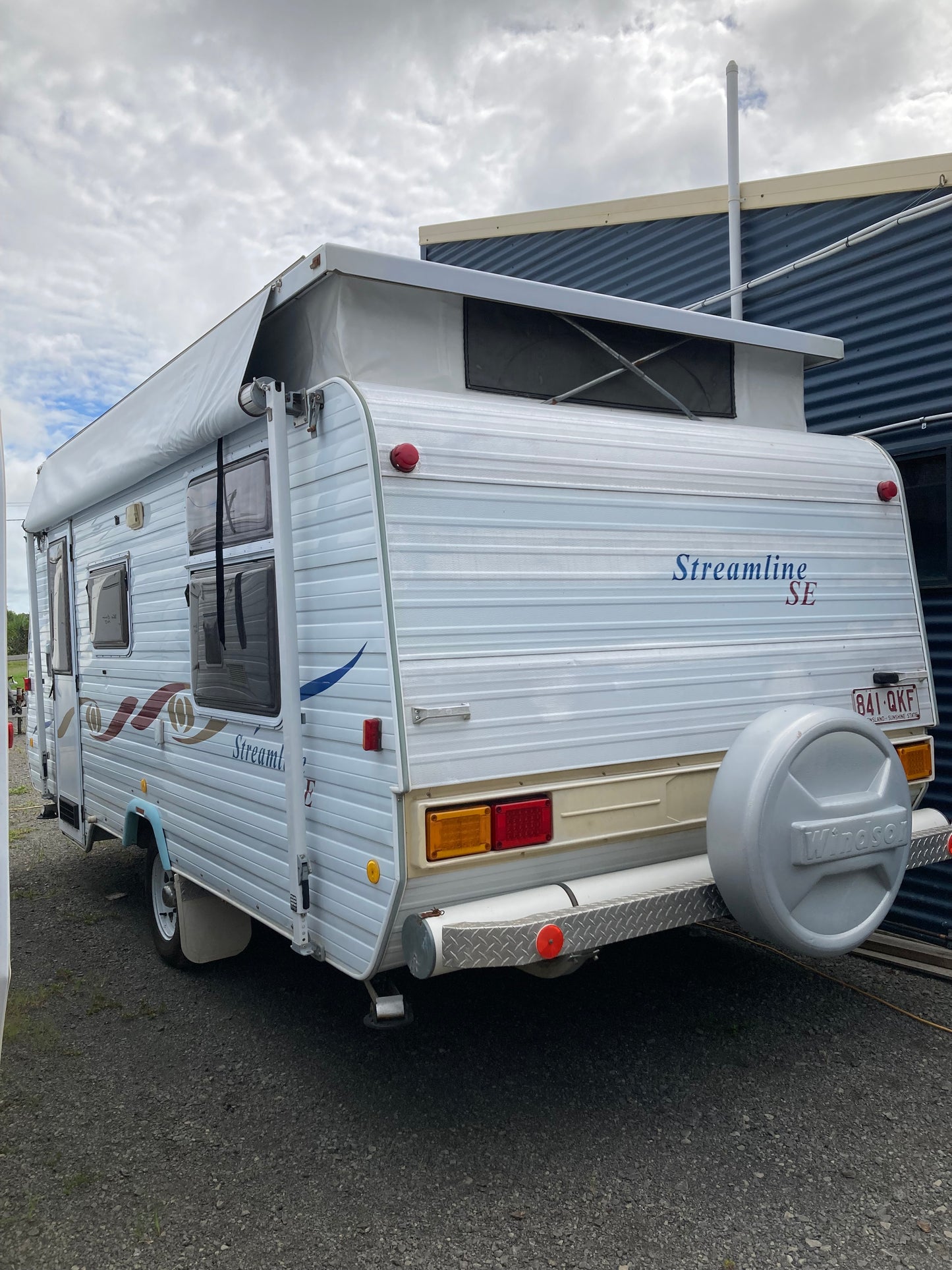 
                  
                    2003 Windsor Streamliner 17.5ft
                  
                