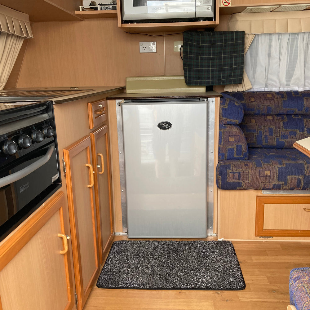 
                  
                    2003 Windsor Streamliner 17.5ft
                  
                