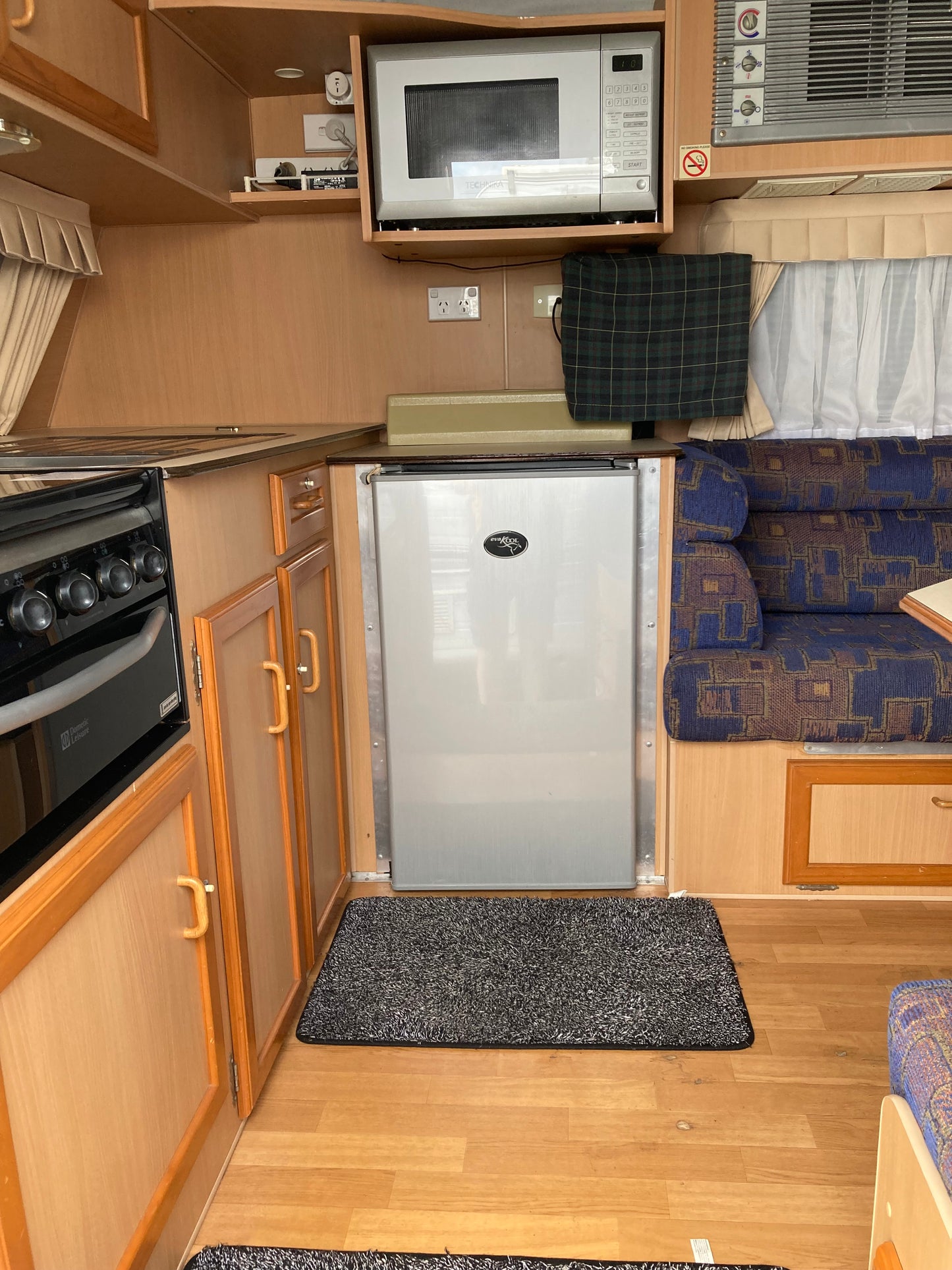 
                  
                    2003 Windsor Streamliner 17.5ft
                  
                