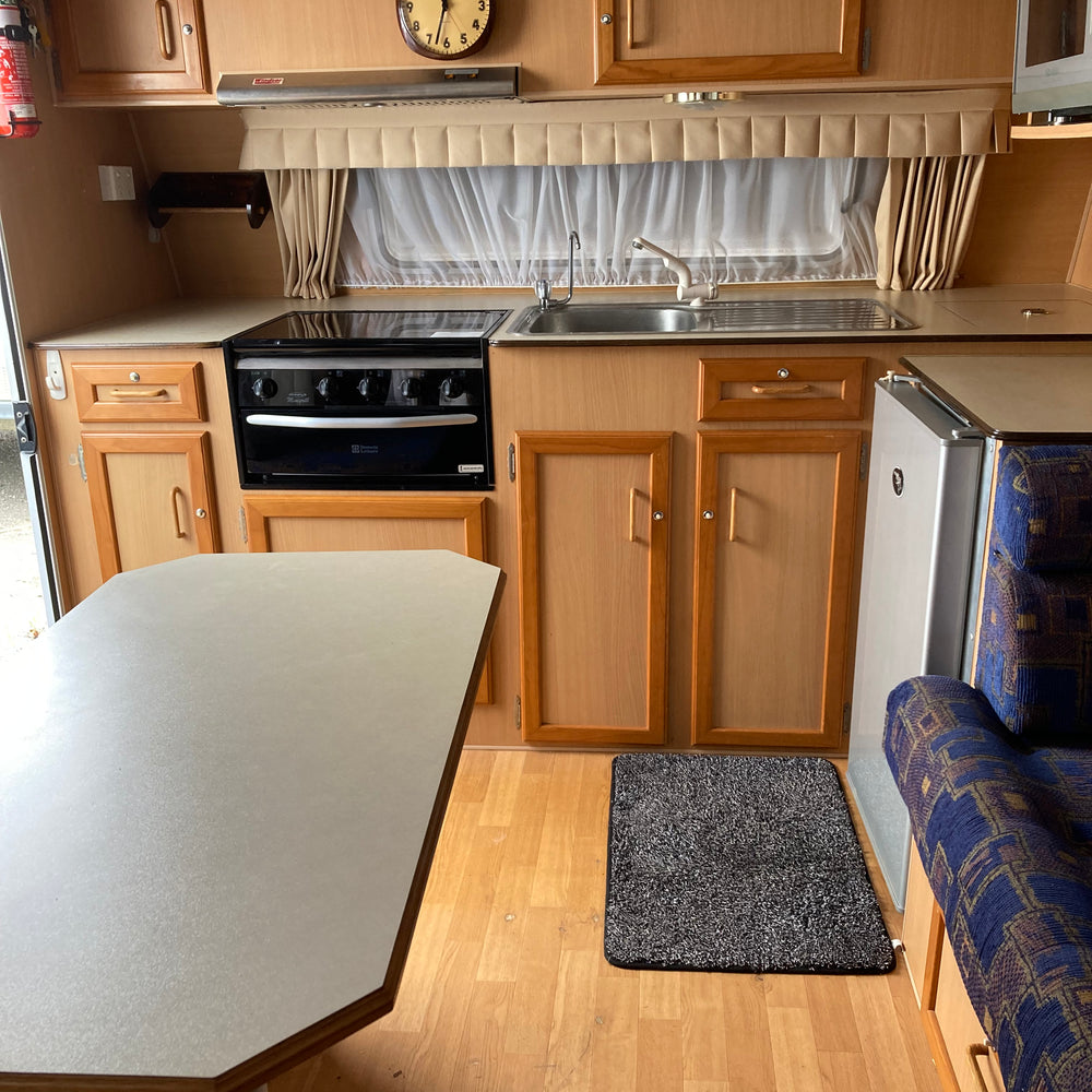 
                  
                    2003 Windsor Streamliner 17.5ft
                  
                