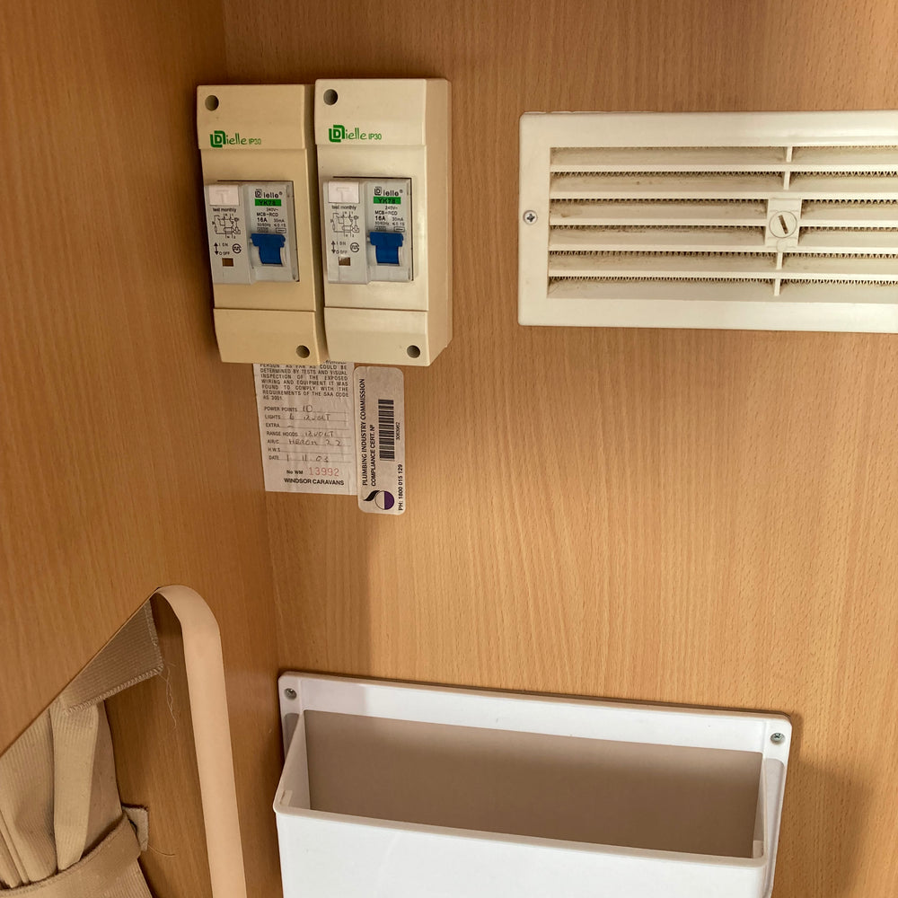 
                  
                    2003 Windsor Streamliner 17.5ft
                  
                