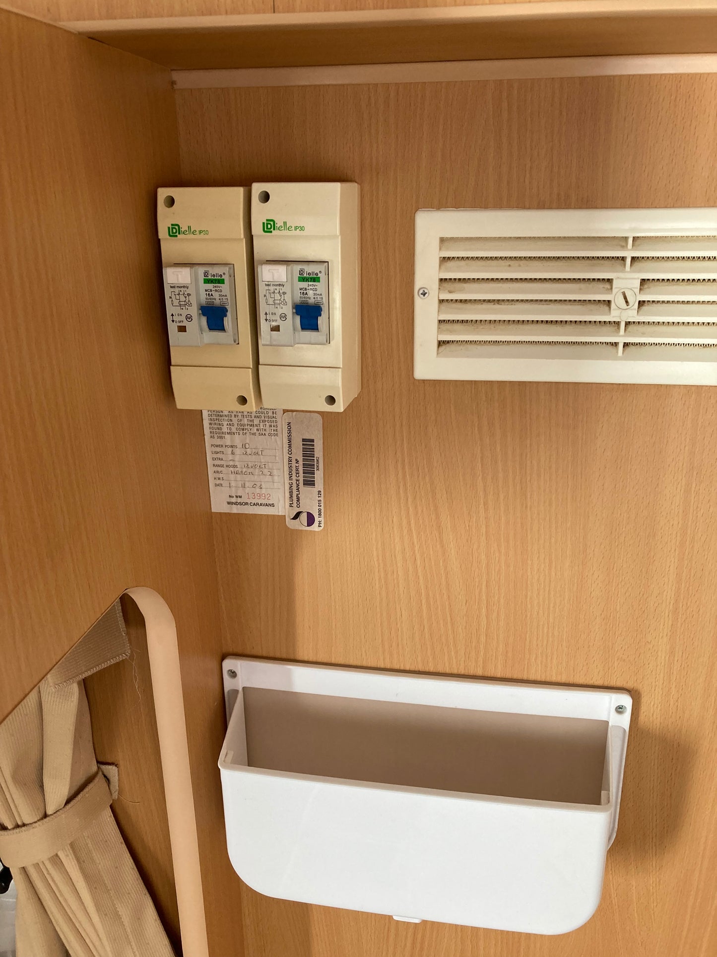 
                  
                    2003 Windsor Streamliner 17.5ft
                  
                