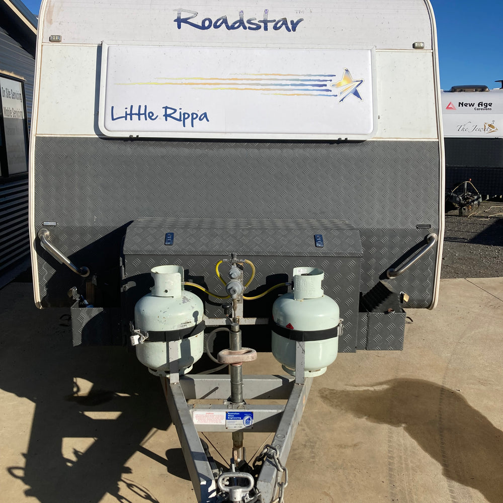 
                  
                    (SOLD) 2014 Roadstar Little Rippa 17.5ft
                  
                