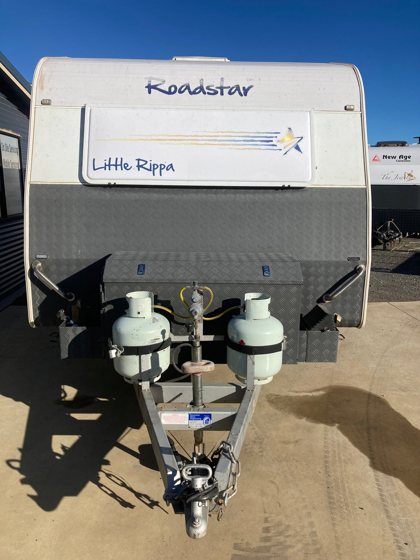 
                  
                    (SOLD) 2014 Roadstar Little Rippa 17.5ft
                  
                