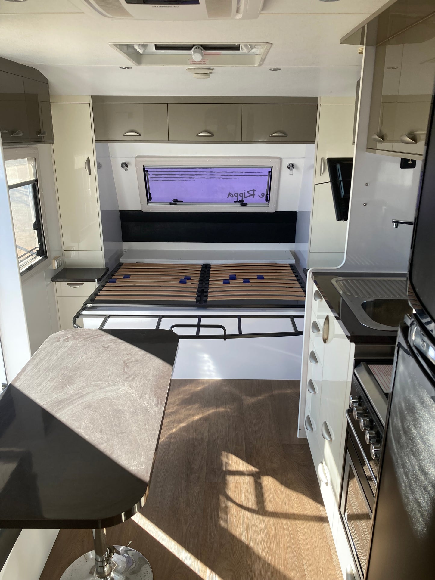 
                  
                    (SOLD) 2014 Roadstar Little Rippa 17.5ft
                  
                