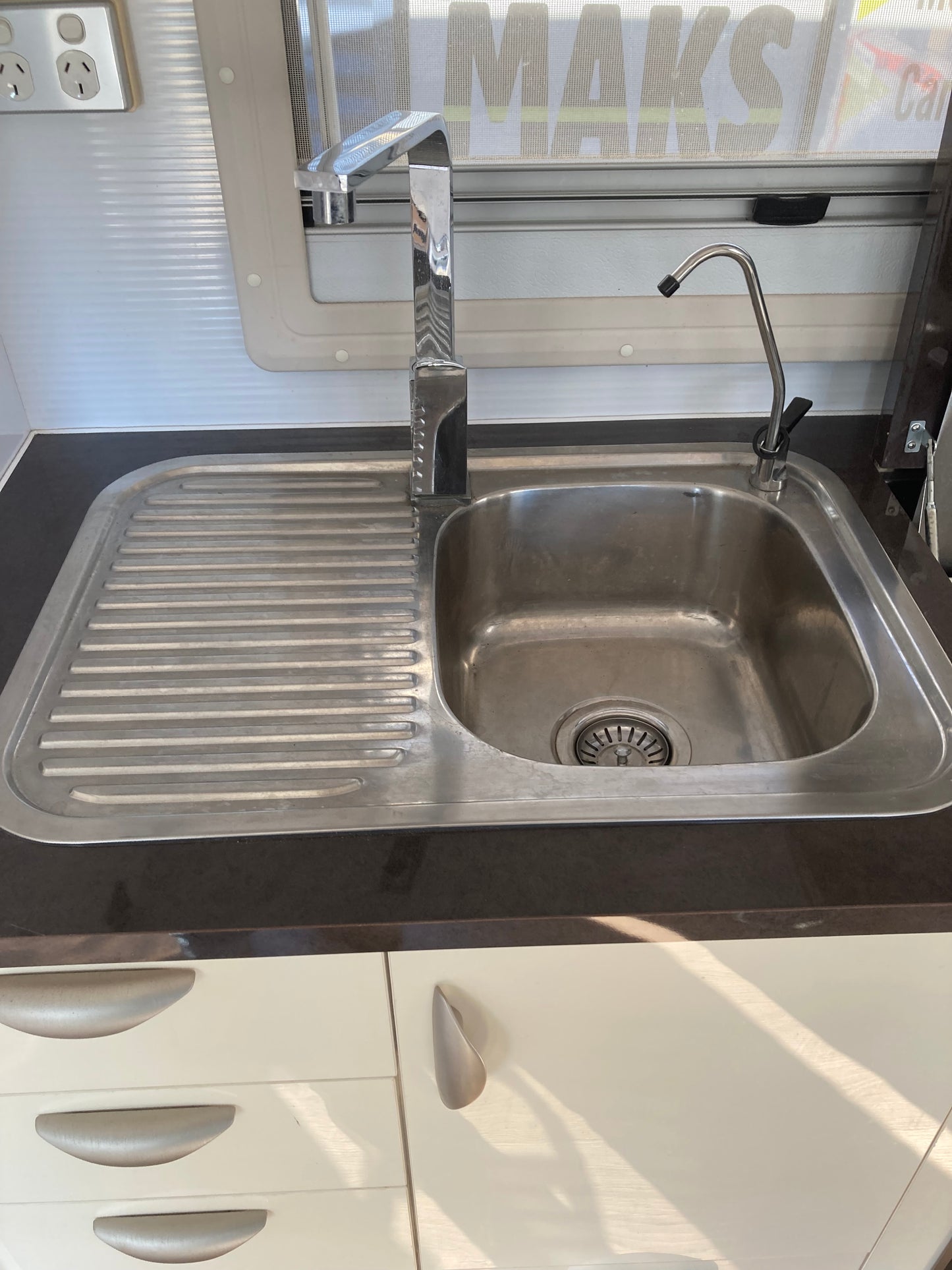 
                  
                    (SOLD) 2014 Roadstar Little Rippa 17.5ft
                  
                