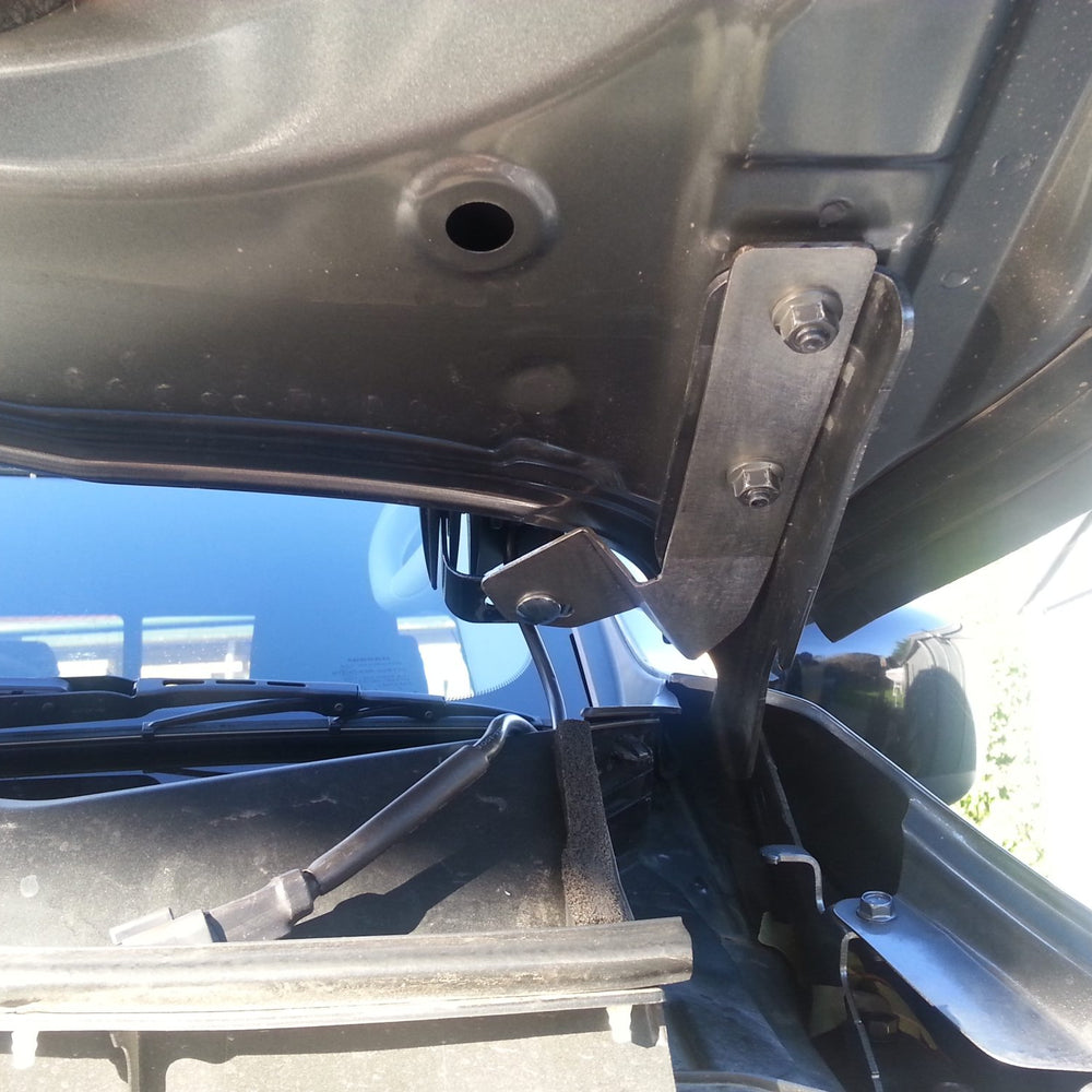 
                  
                    Nissan Navara NP300 Bonnet Hinge Ditch Light Bracket Pair
                  
                