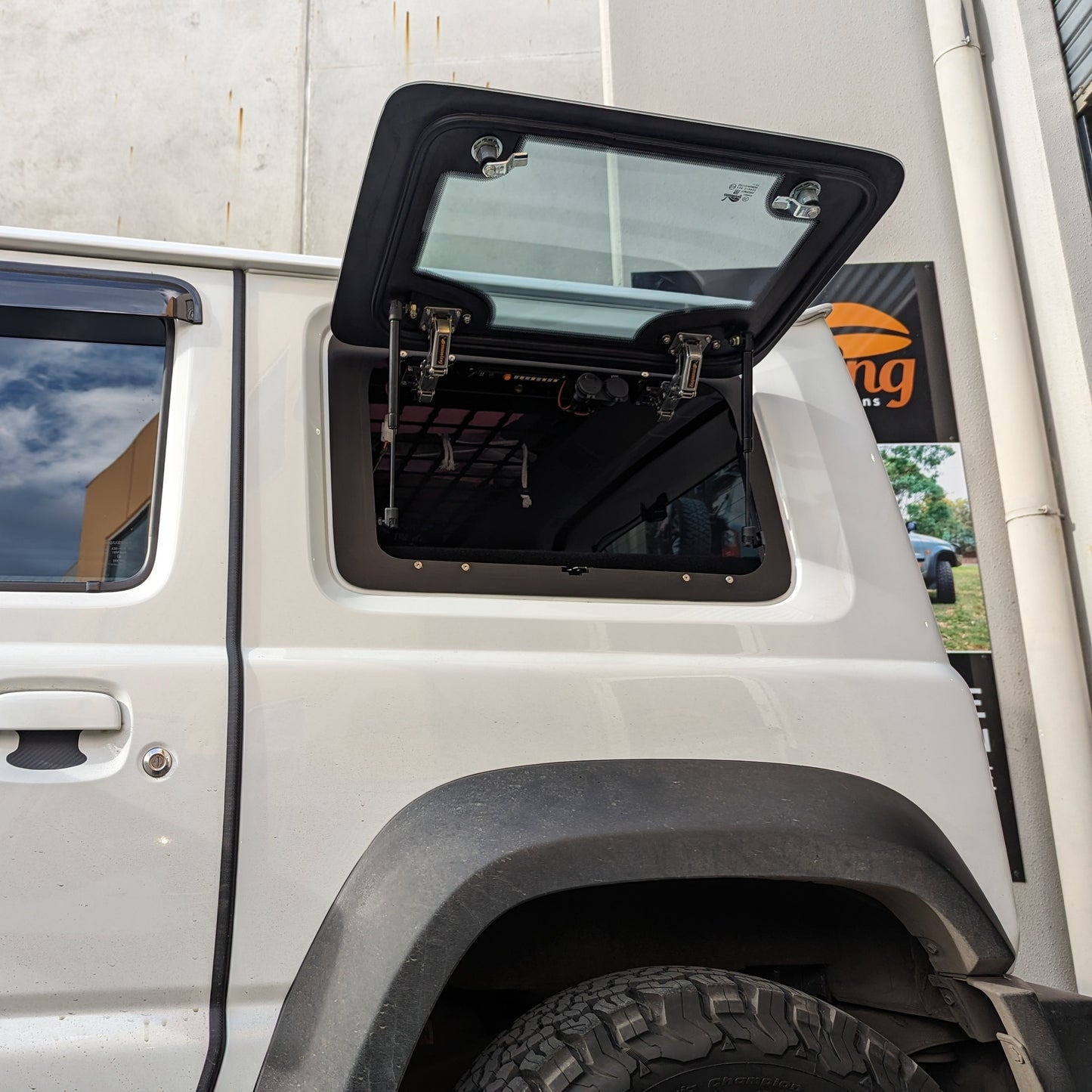 
                  
                    Emuwing Gullwing Window to Suit Suzuki Jimny Gen4 JB74 (2018–Present)
                  
                