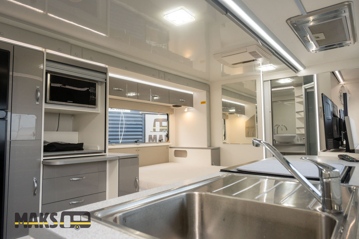 
                  
                    2019 Avida Topaz 23ft
                  
                