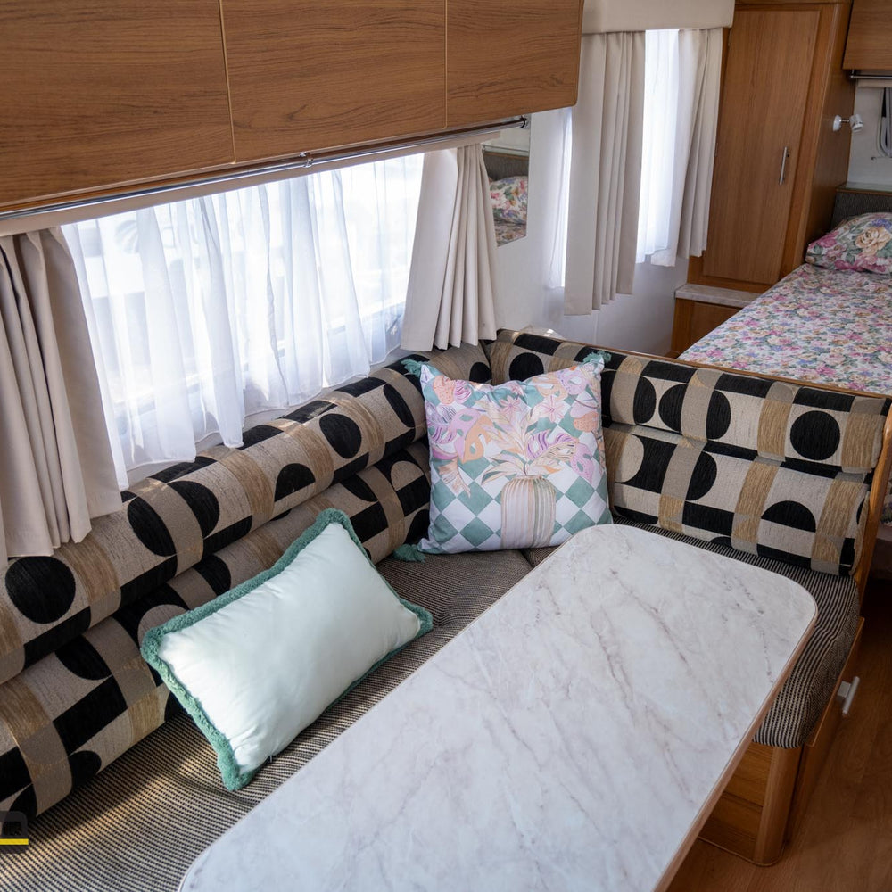 
                  
                    2010 Jayco Sterling 18.5FT
                  
                