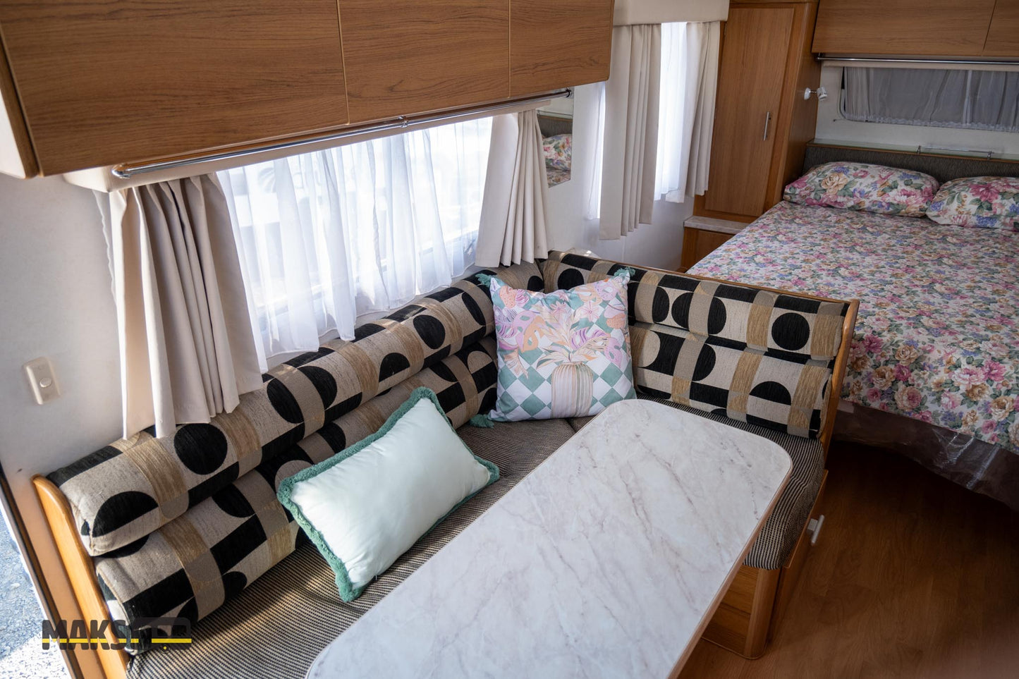 
                  
                    2010 Jayco Sterling 18.5FT
                  
                