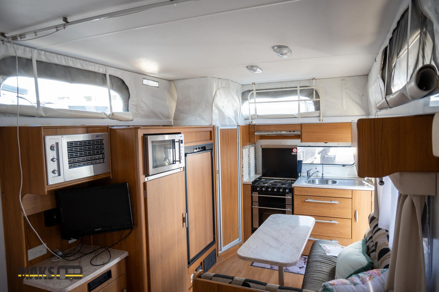 
                  
                    2010 Jayco Sterling 18.5FT
                  
                