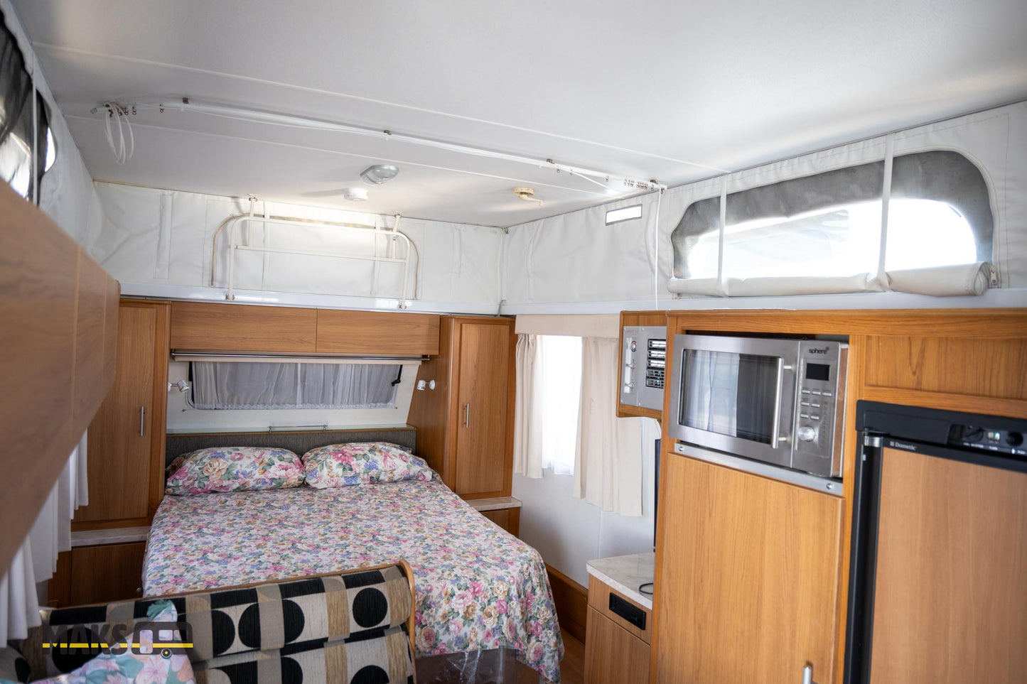 
                  
                    2010 Jayco Sterling 18.5FT
                  
                