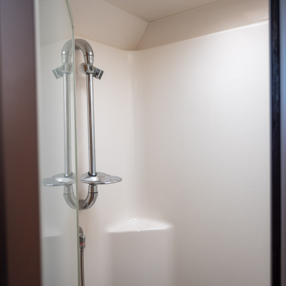 
                  
                    2009 Lotus Trackvan 19.5ft
                  
                