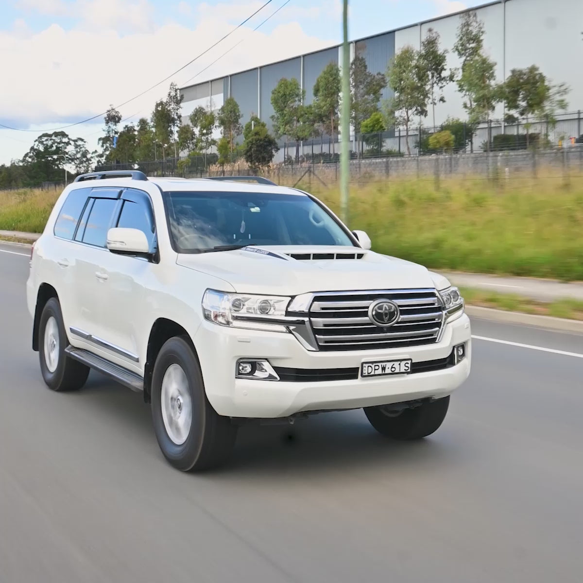
                  
                    Load and play video in Gallery viewer, DPF Style HiFlow Bonnet To Suit Landcruiser 200 Series 2016+
                  
                