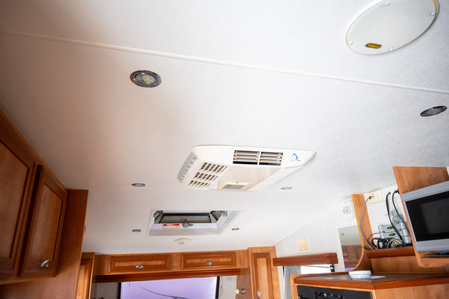 
                  
                    2010 Roadstar Limited Edition 19.5ft
                  
                