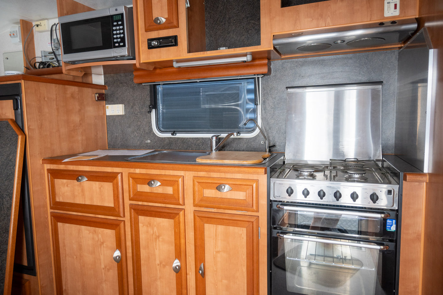 
                  
                    2010 Roadstar Limited Edition 19.5ft
                  
                