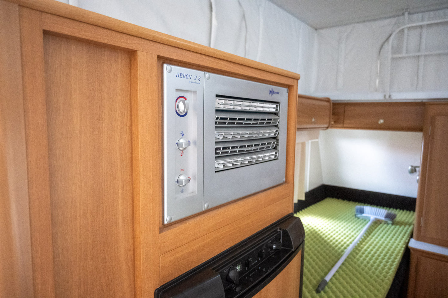 
                  
                    2010 Jayco Starcraft 14"
                  
                