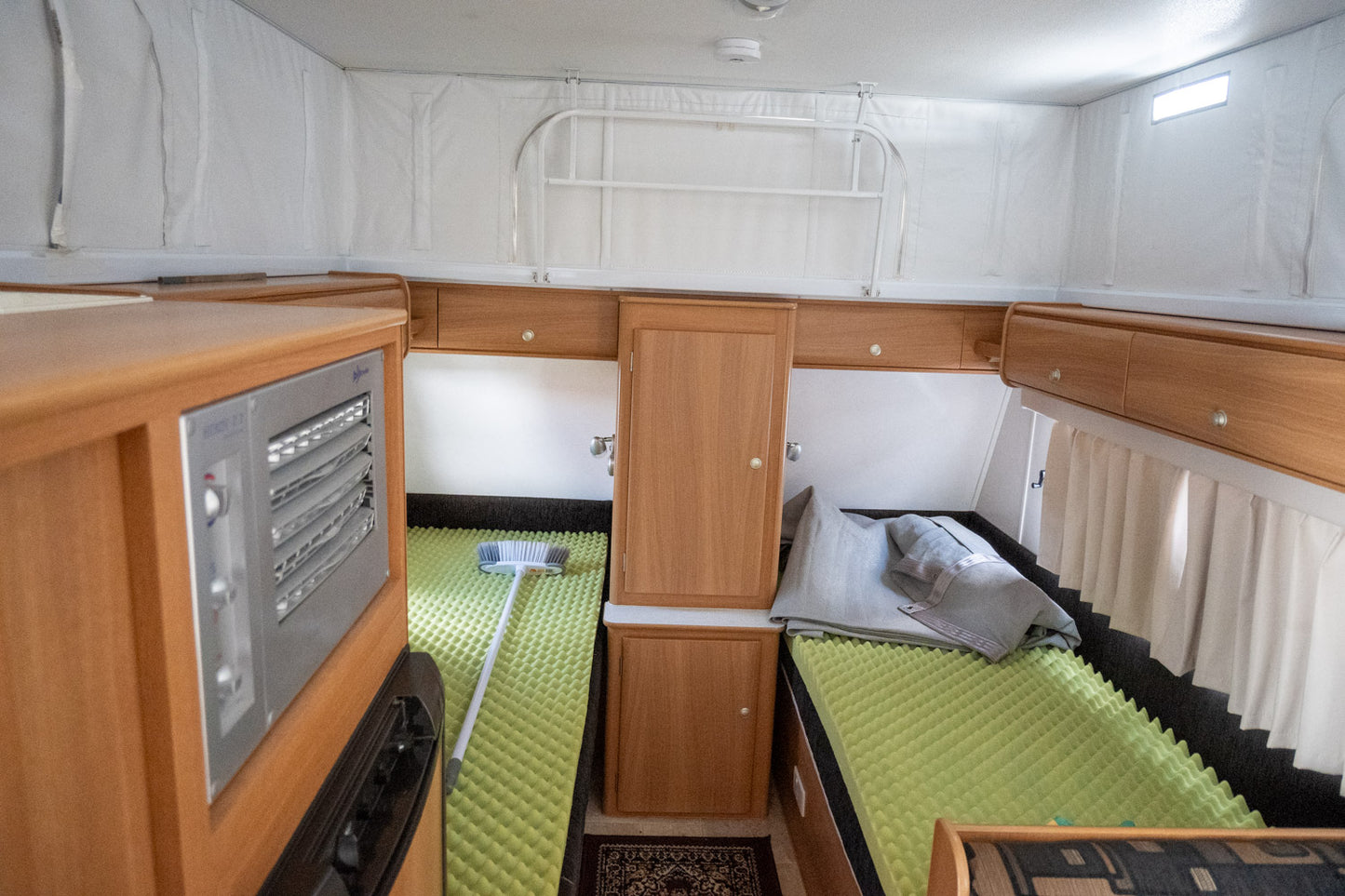 
                  
                    2010 Jayco Starcraft 14"
                  
                